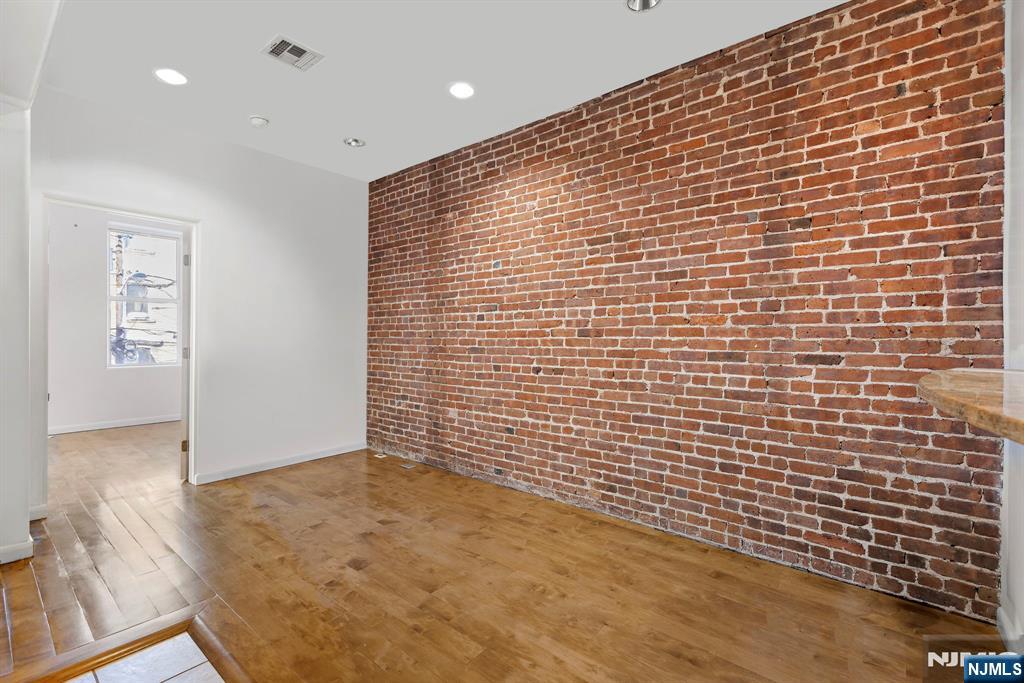 933 Garden Street #3