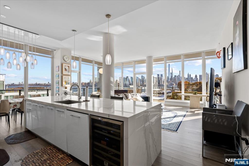 1200 Avenue Port Imp 705 - Photo 2