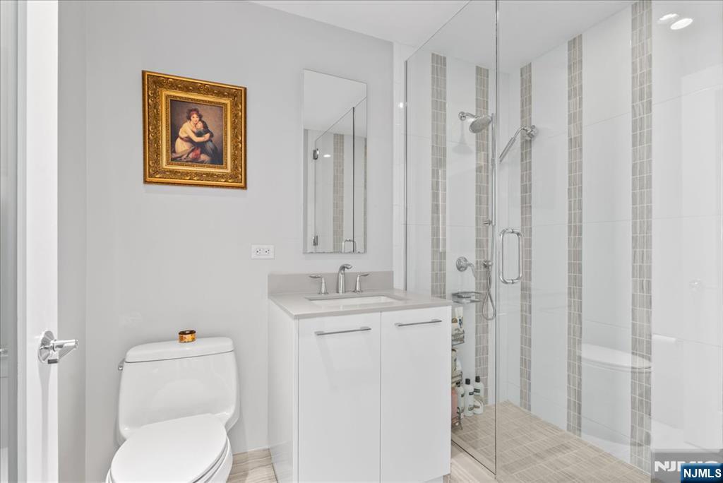 1200 Avenue Port Imp #705
