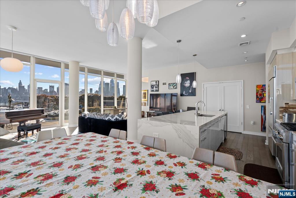 1200 Avenue Port Imp 705 - Photo 5