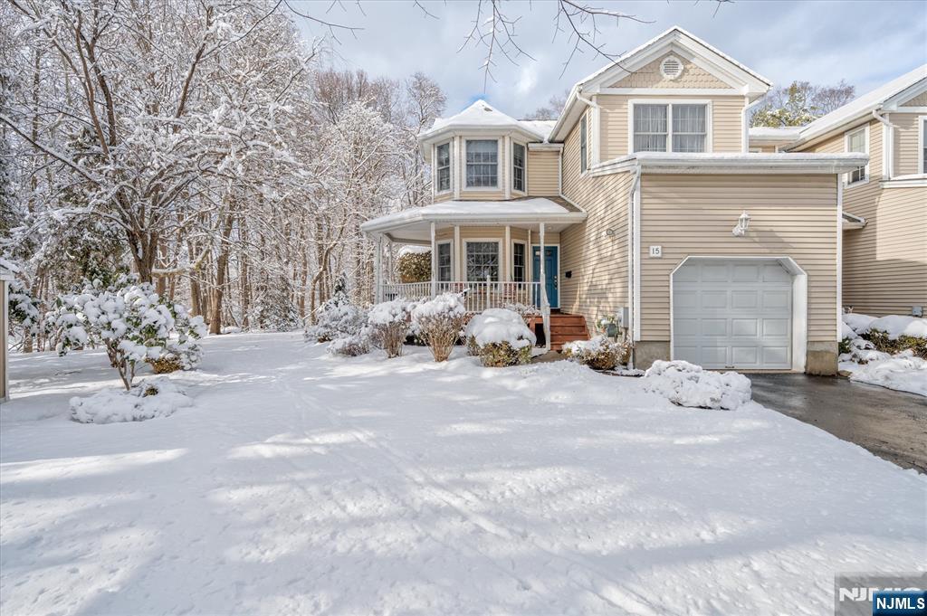 15 Paradise Place C0008 - Photo 1