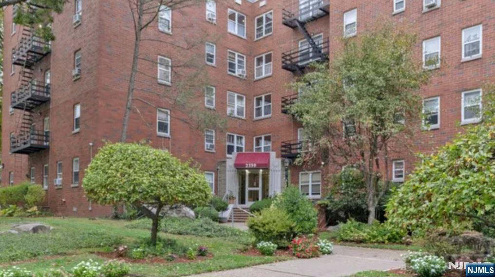 2350 Linwood Avenue 1D - Photo 2
