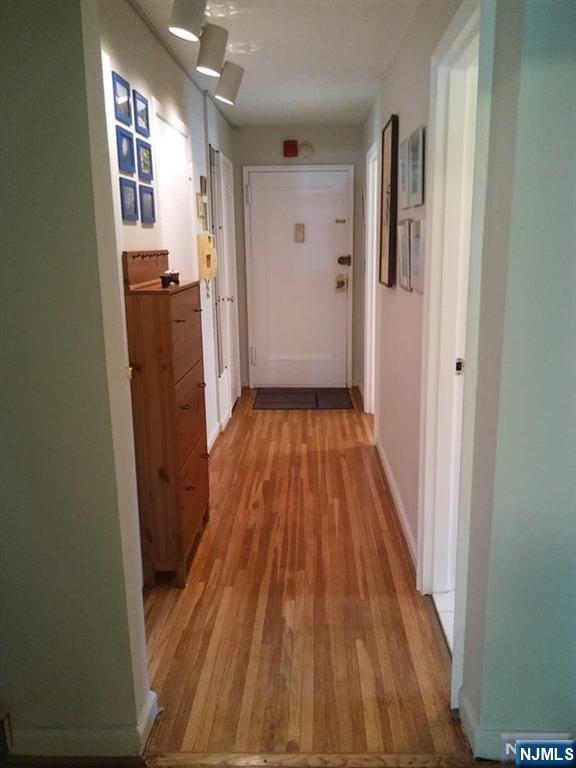2350 Linwood Avenue 1D - Photo 3