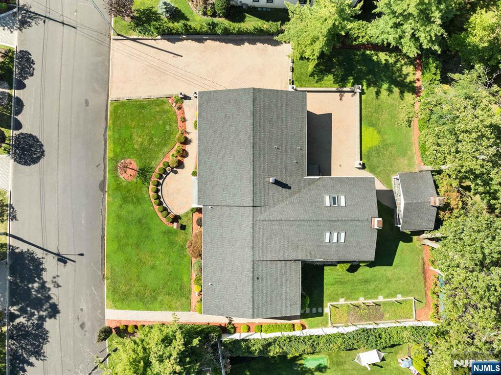 662 Summit Street - Photo 2