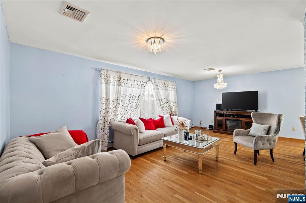 391 Taylor 2 - Photo 3
