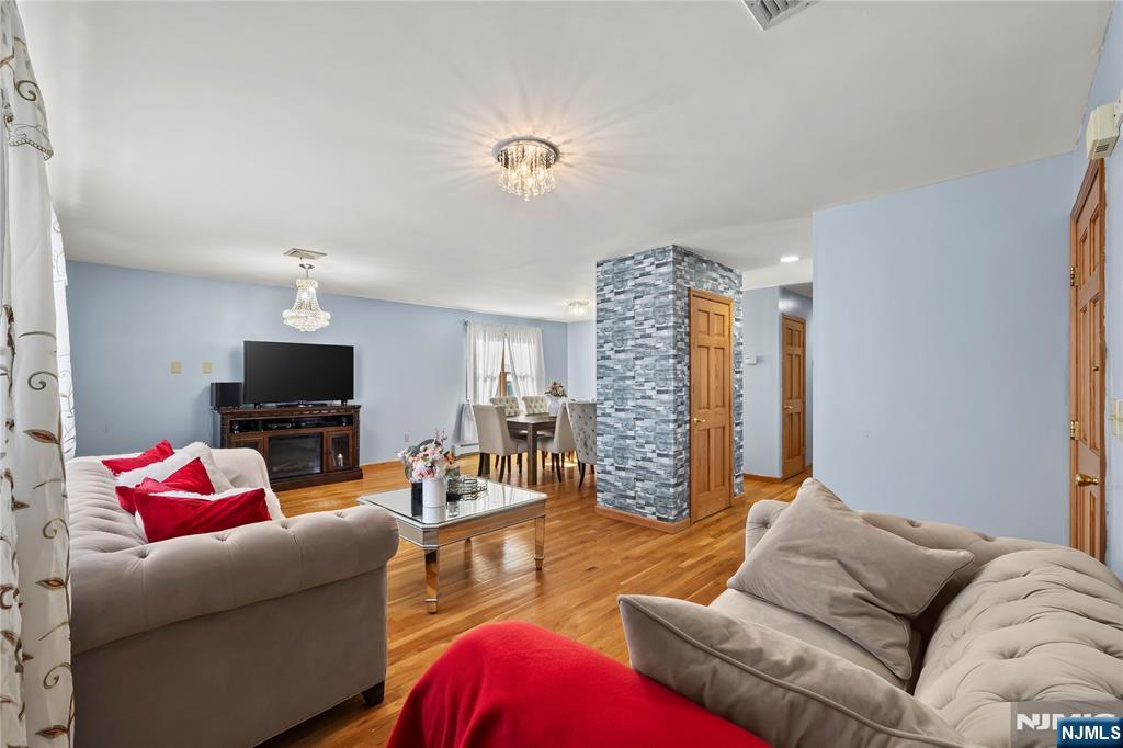 391 Taylor 2 - Photo 4