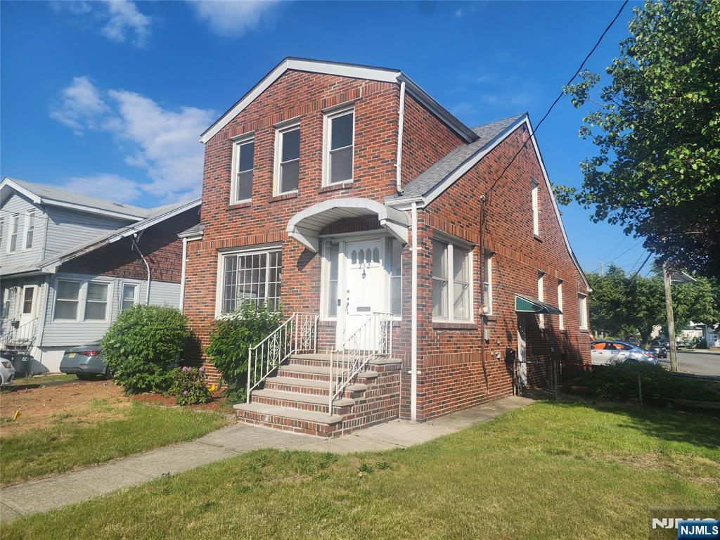 752 Ridge Rd, Lyndhurst, NJ 07071