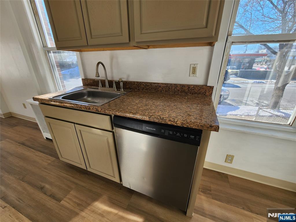 752 Ridge Rd, Lyndhurst, NJ 07071