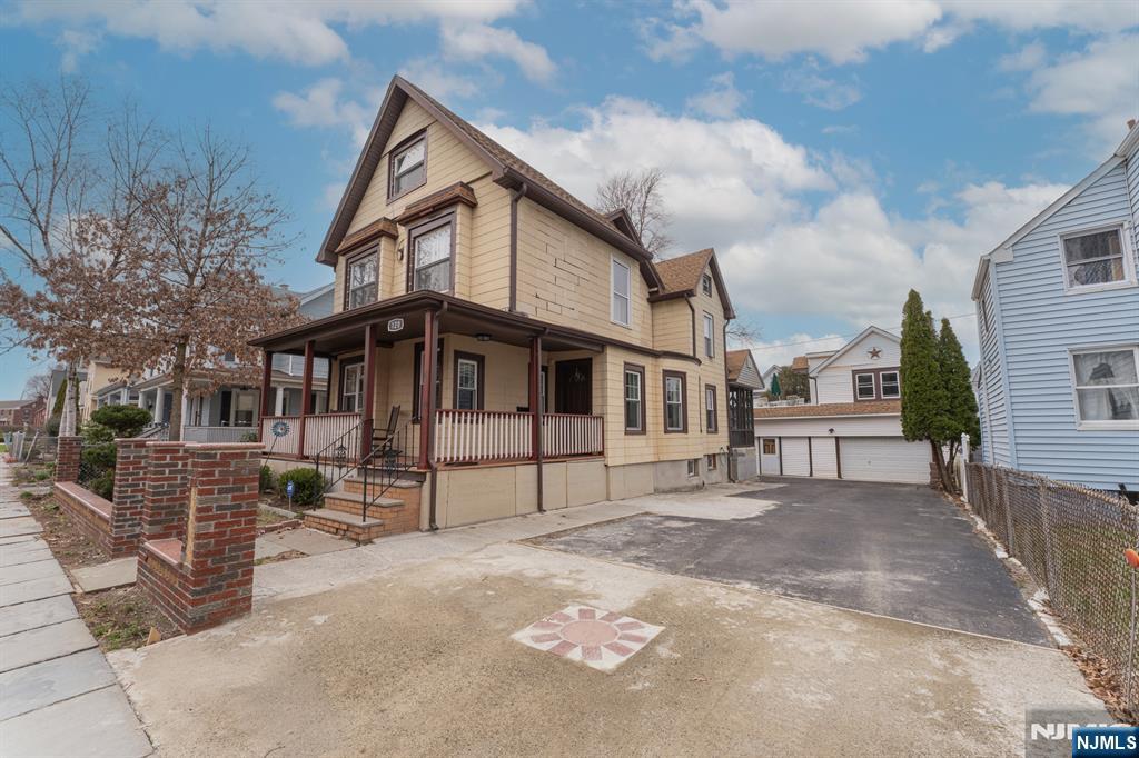 120 Norman Street - Photo 3