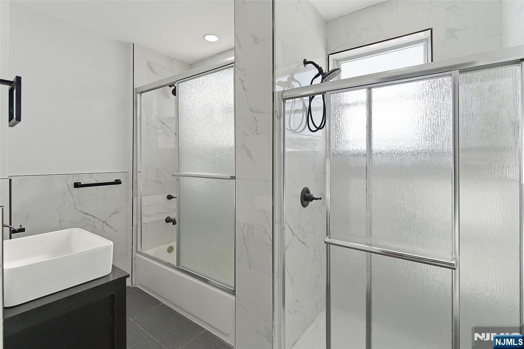 280 Wilson Avenue 2L - Photo 4