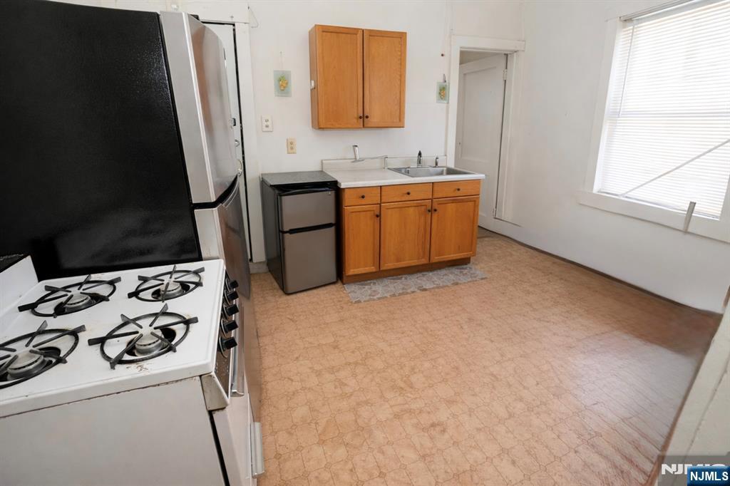 83 Jay Street, Newark, NJ, 07103