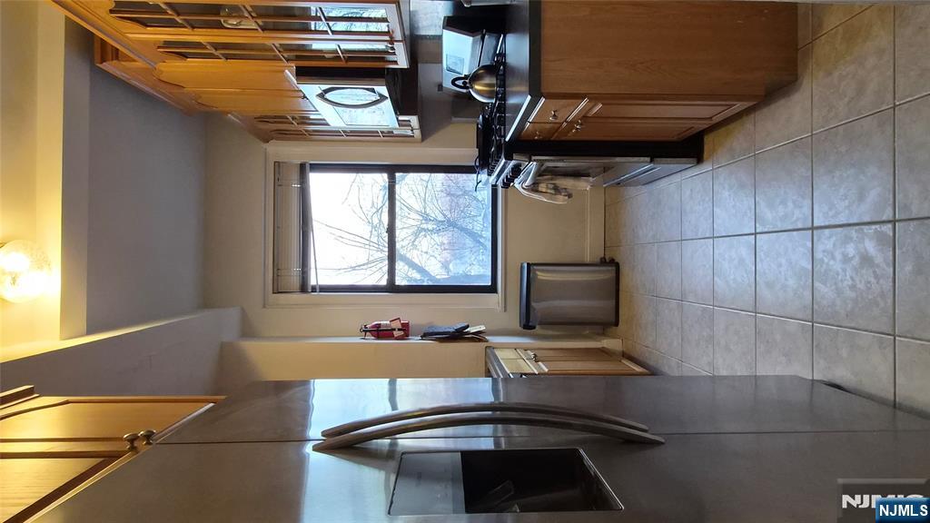 363-377 Mount Prospect #1B