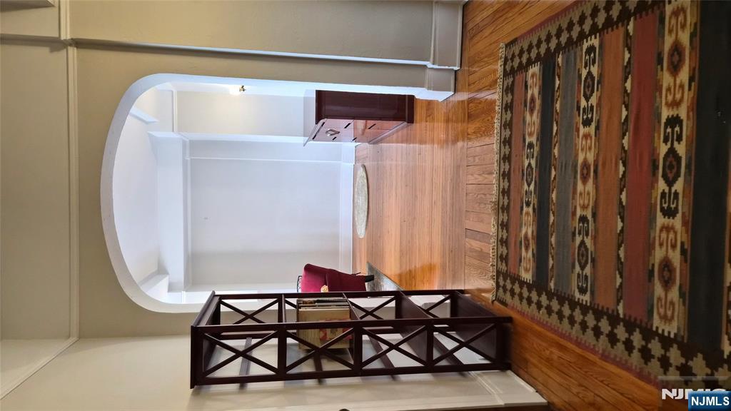 363-377 Mount Prospect #1B