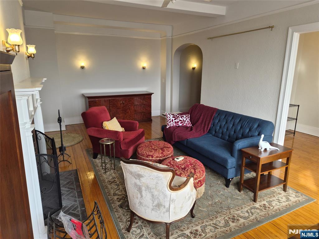 363-377 Mount Prospect #1B