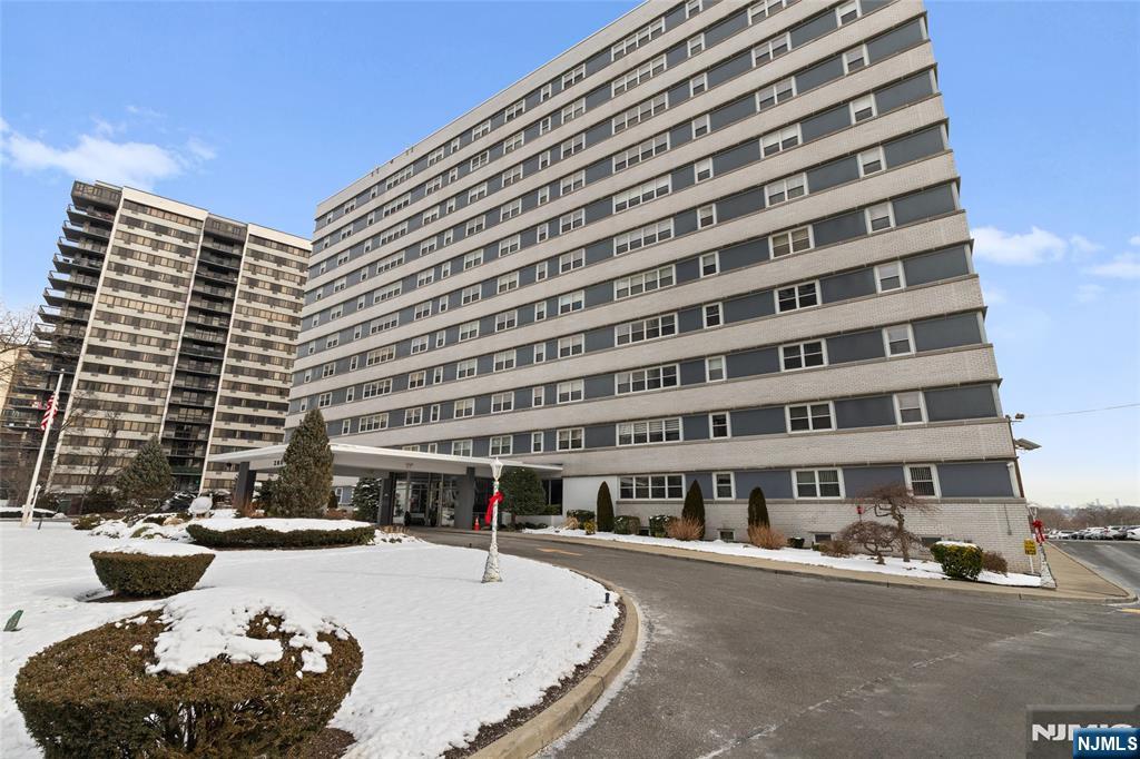 4 Horizon Road, Fort Lee, NJ, 07024