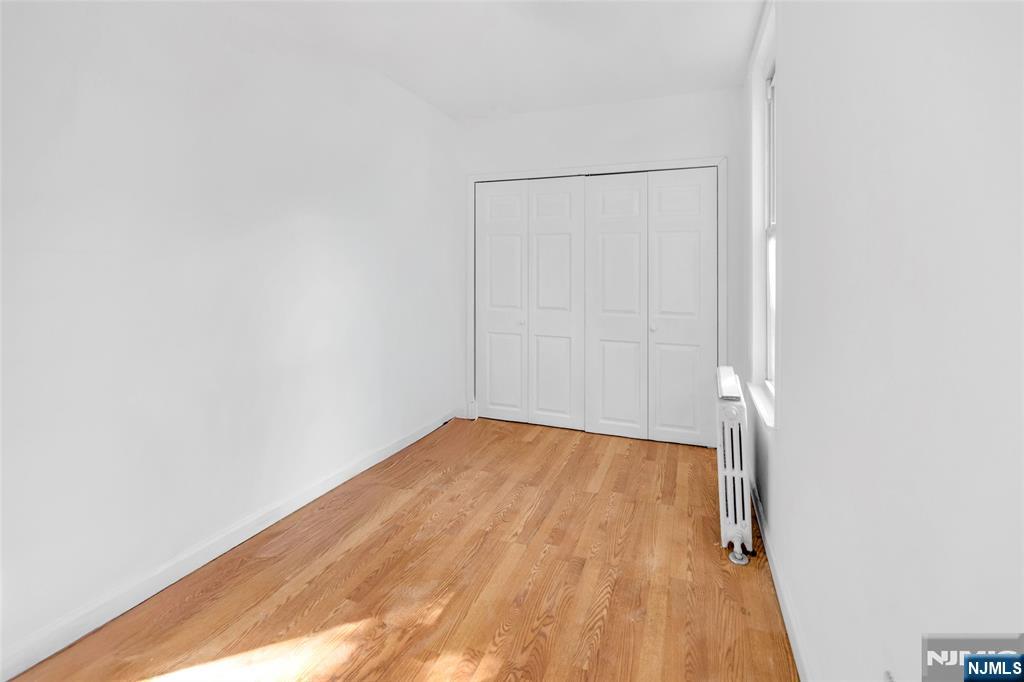 564 Hudson Avenue - Photo 2