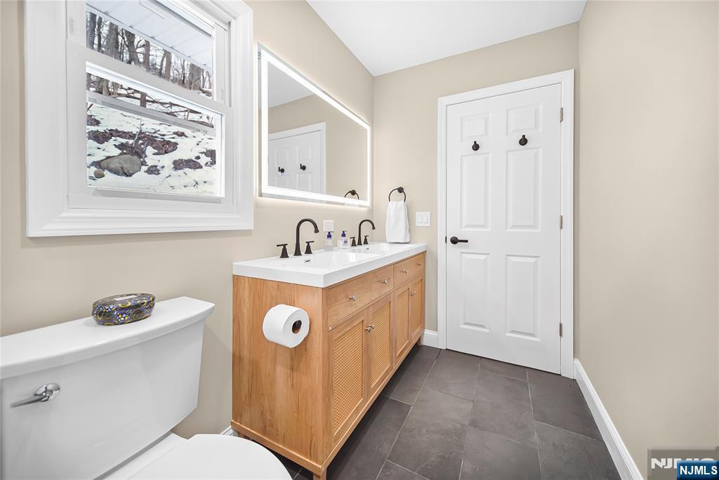 550 Ramapo Valley Road, Oakland, NJ, 07436