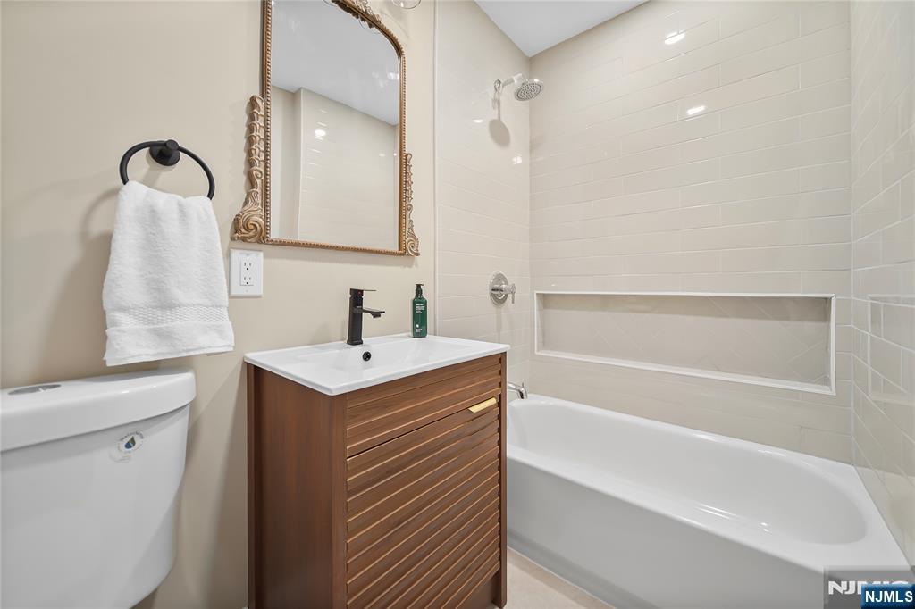 550 Ramapo Valley Road, Oakland, NJ, 07436