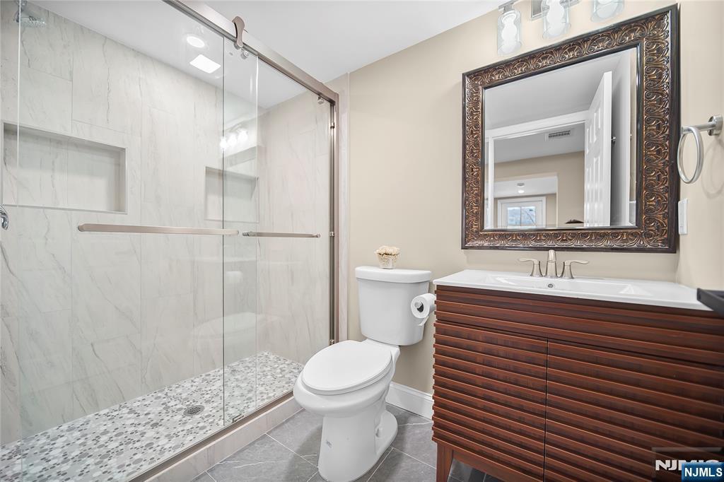 550 Ramapo Valley Road, Oakland, NJ, 07436