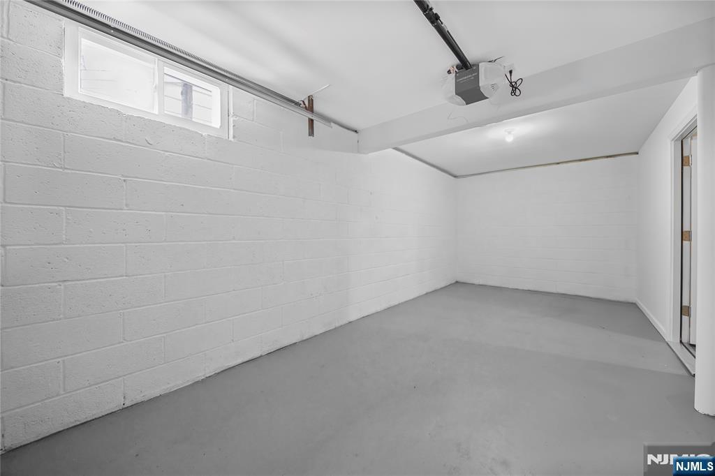 550 Ramapo Valley Road, Oakland, NJ, 07436