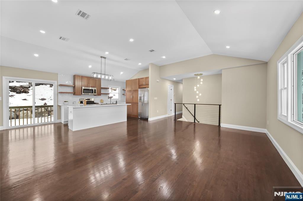 550 Ramapo Valley Road, Oakland, NJ, 07436