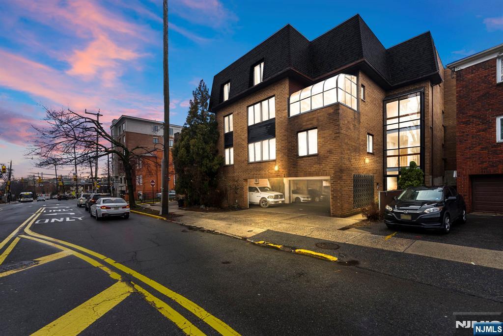 319 Gorge Rd #5, Cliffside Park, NJ 07010