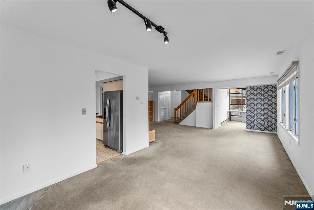 319 Gorge Rd #5, Cliffside Park, NJ 07010