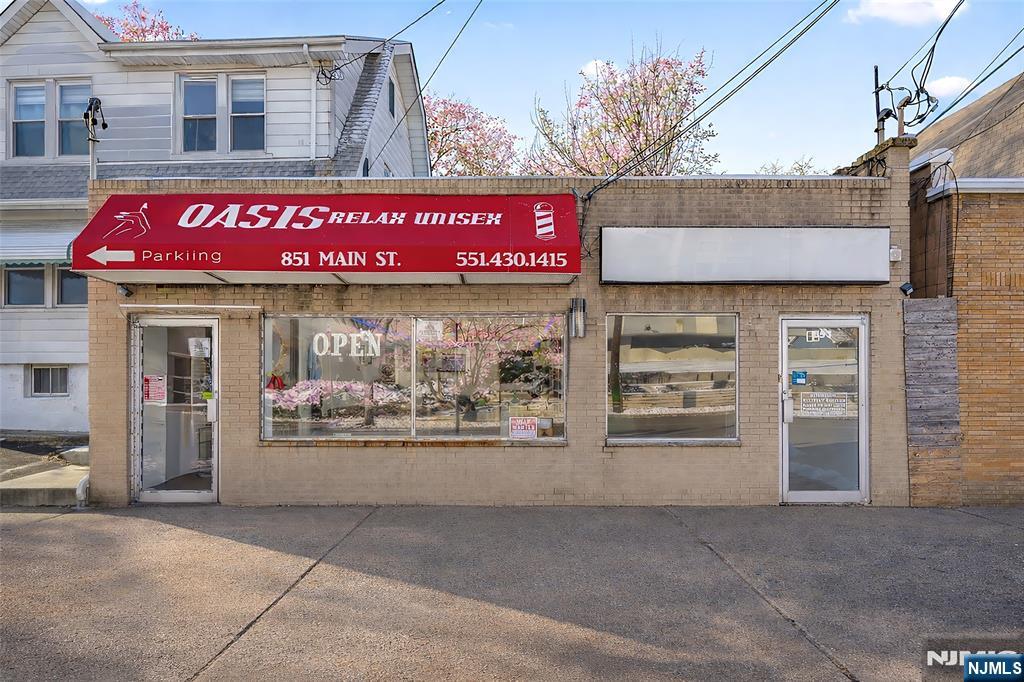 851 Main Street - Photo 2