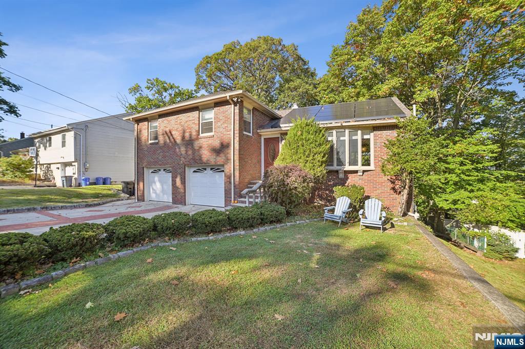 Homes for sale in Little Falls, NJ | 63 Hemlock Rd, Little Falls, NJ 07424 | MLS# 26002895