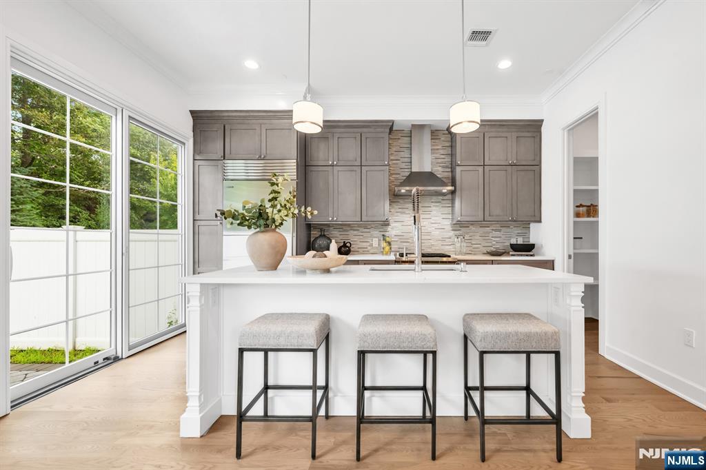 127 E Village Circle, Paramus, NJ, 07652