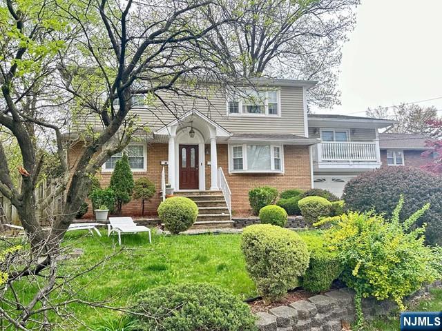 Homes for sale in Elmwood Park, NJ | 22 Garners Ln, Elmwood Park, NJ 07407 | MLS# 26002943