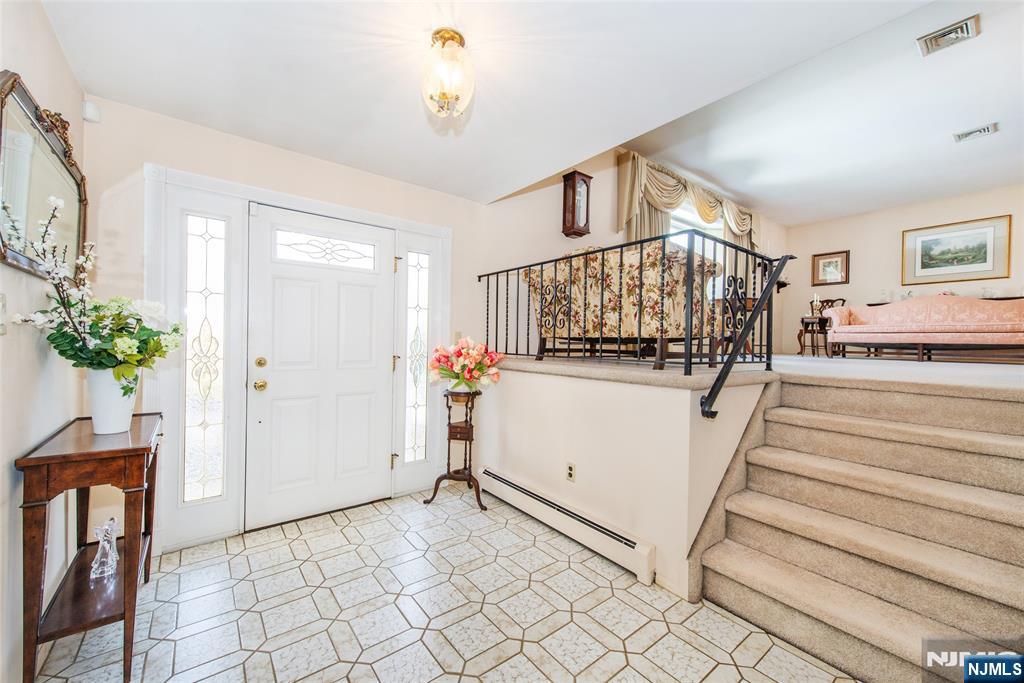 Homes for sale in Twp Of Washington, NJ | 686 Kennedy Dr, Twp Of Washington, NJ 07676 | MLS# 26002949