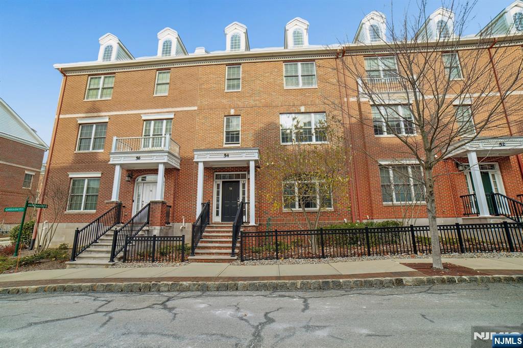 Homes for sale in Livingston, NJ | 54 Carillon Cir, Livingston, NJ 07039 | MLS# 26003032