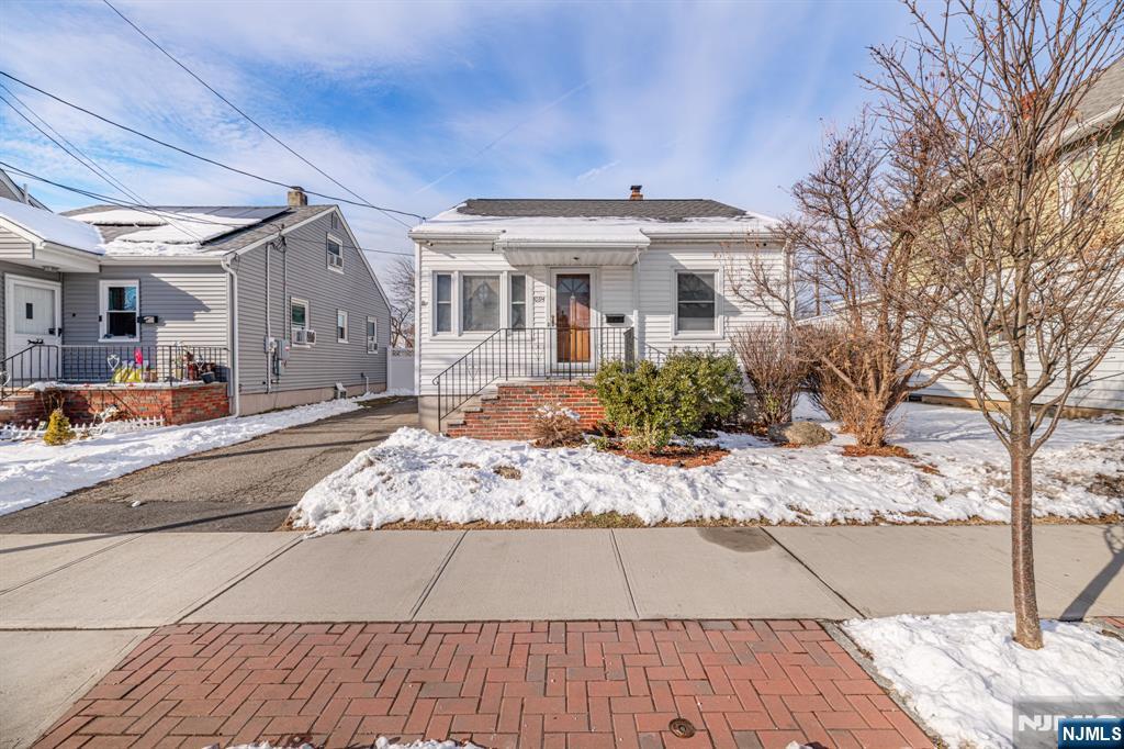 Homes for sale in Woodland Park, NJ | 1094 Mcbride Ave, Woodland Park, NJ 07424 | MLS# 26003036