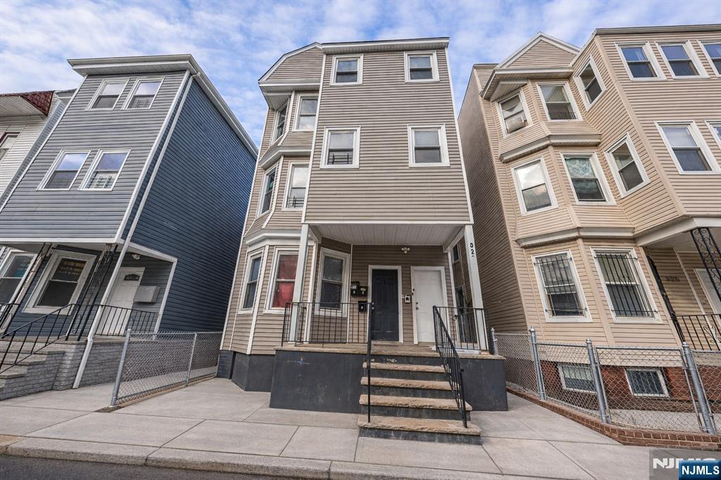 327 19th Street - Photo 2