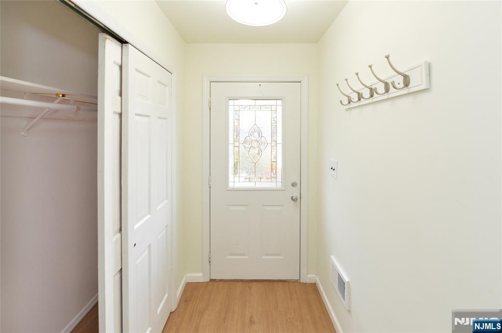 263 Sutton Avenue - Photo 3