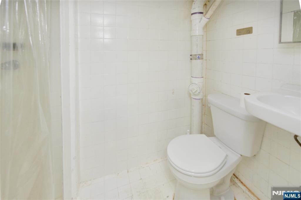 full basement bathroom