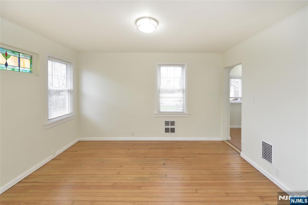 dining room adjacent to kitchen