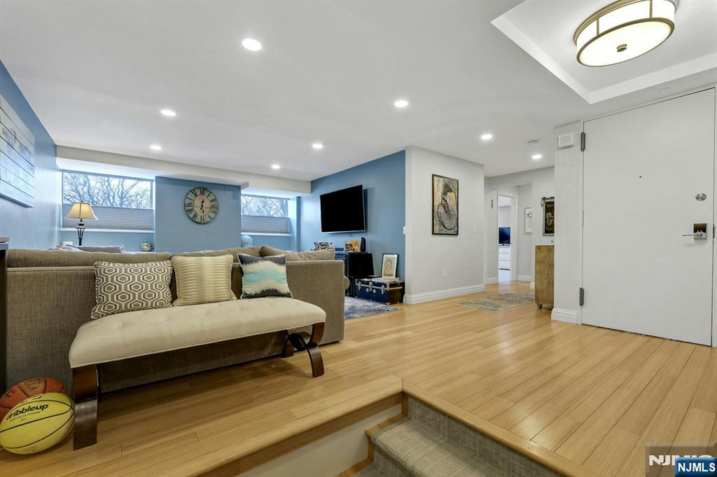 2nd living room Upper lever