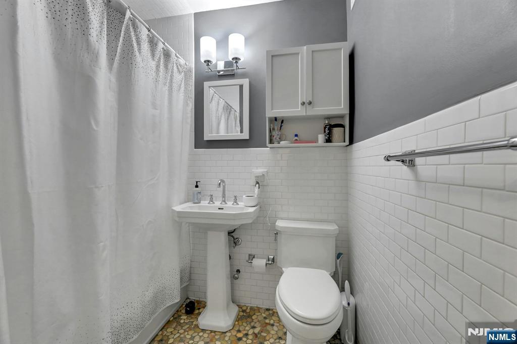 Full Bath with Tub