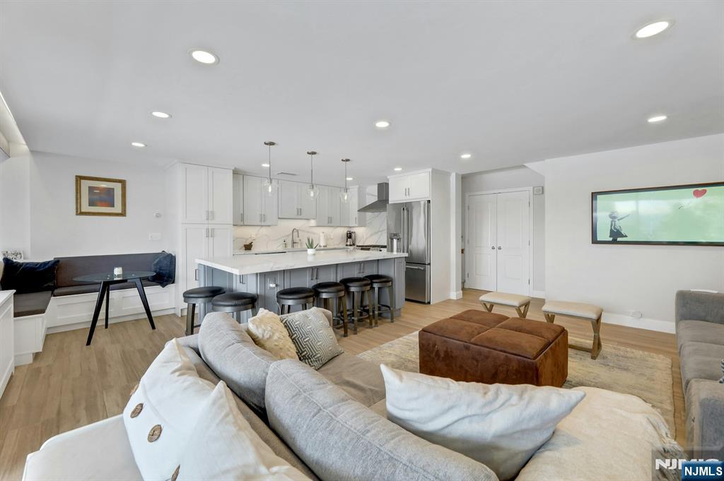 Casual lounge space off of kitchen