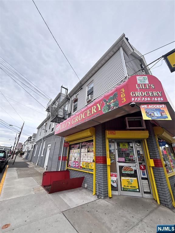 365 10th Avenue - Photo 2