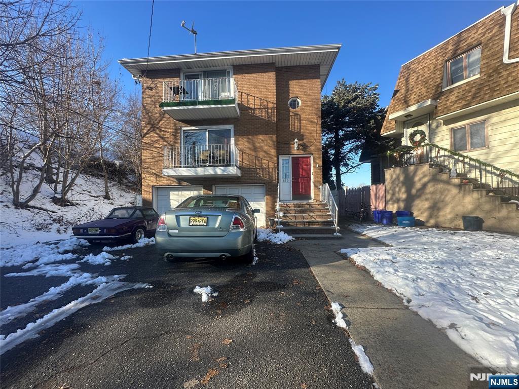 1008 E Grand St, Elizabeth City, NJ, 07201-2618