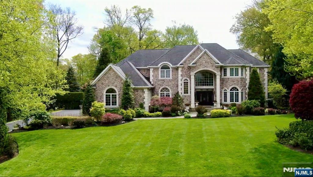 457 Devonshire Drive - Photo 3