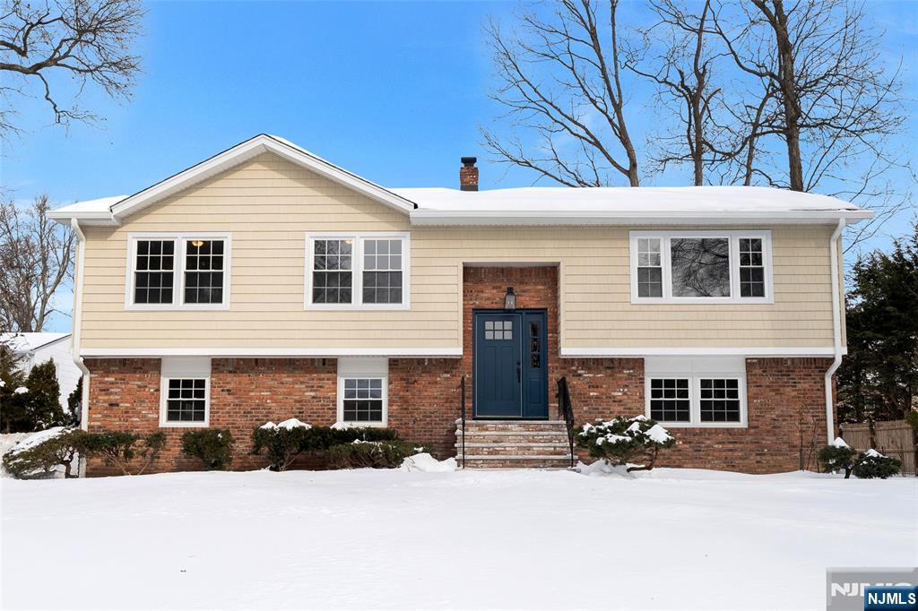 Homes for sale in East Hanover Twp, NJ | 12 Roosevelt Ave, East Hanover Twp, NJ 07936 | MLS# 26003189