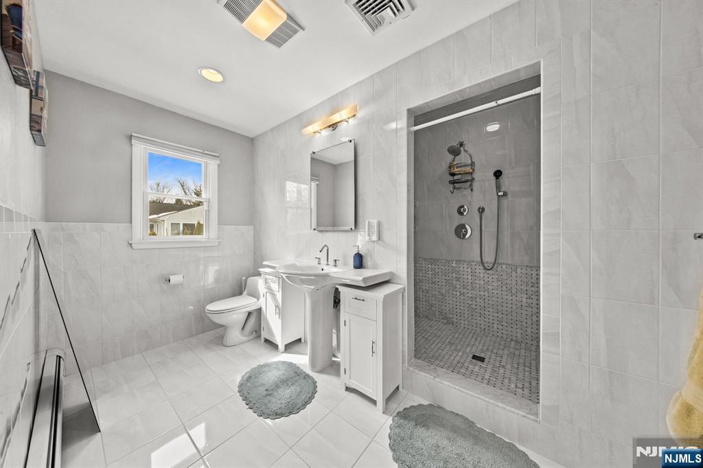 206 Harwood Place, Paramus, NJ, 07652