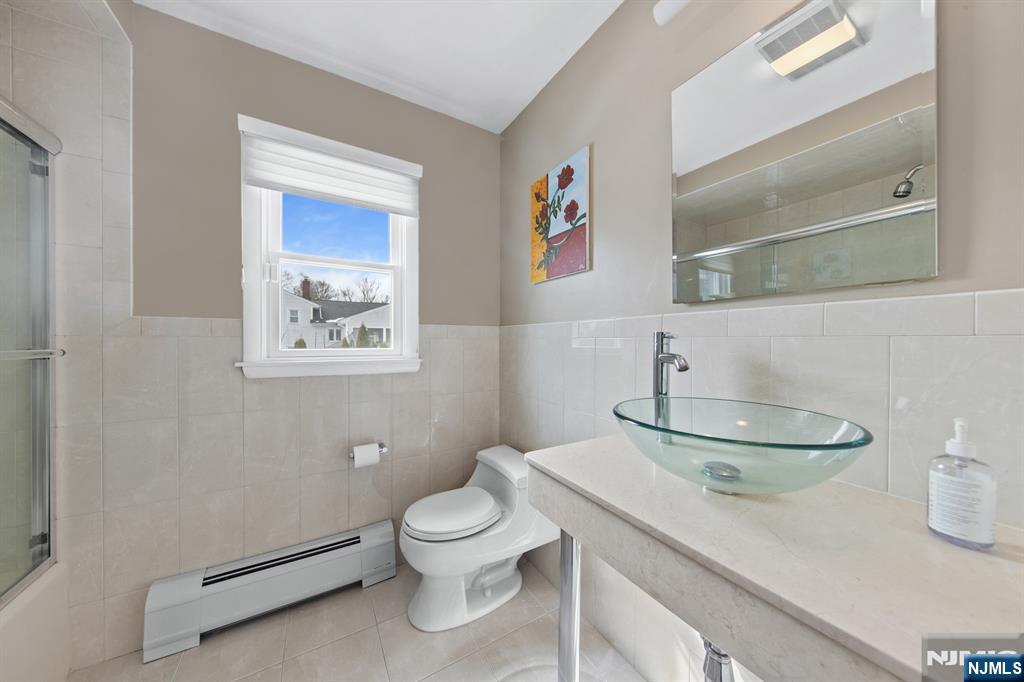 206 Harwood Place, Paramus, NJ, 07652