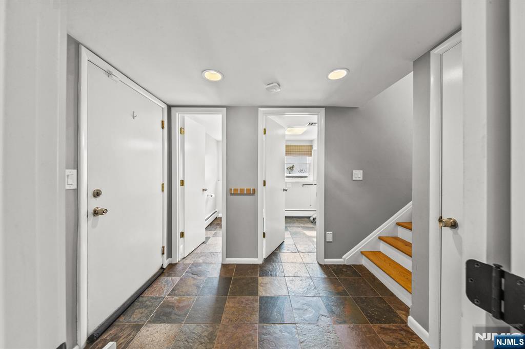 206 Harwood Place, Paramus, NJ, 07652