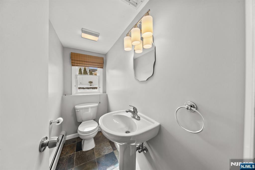 206 Harwood Place, Paramus, NJ, 07652