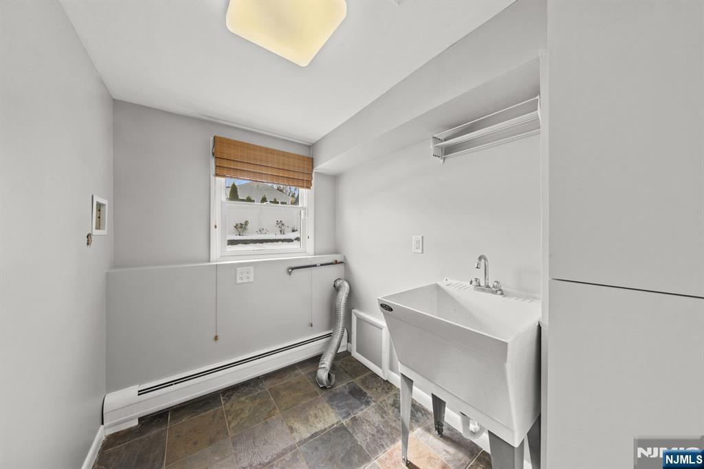 206 Harwood Place, Paramus, NJ, 07652